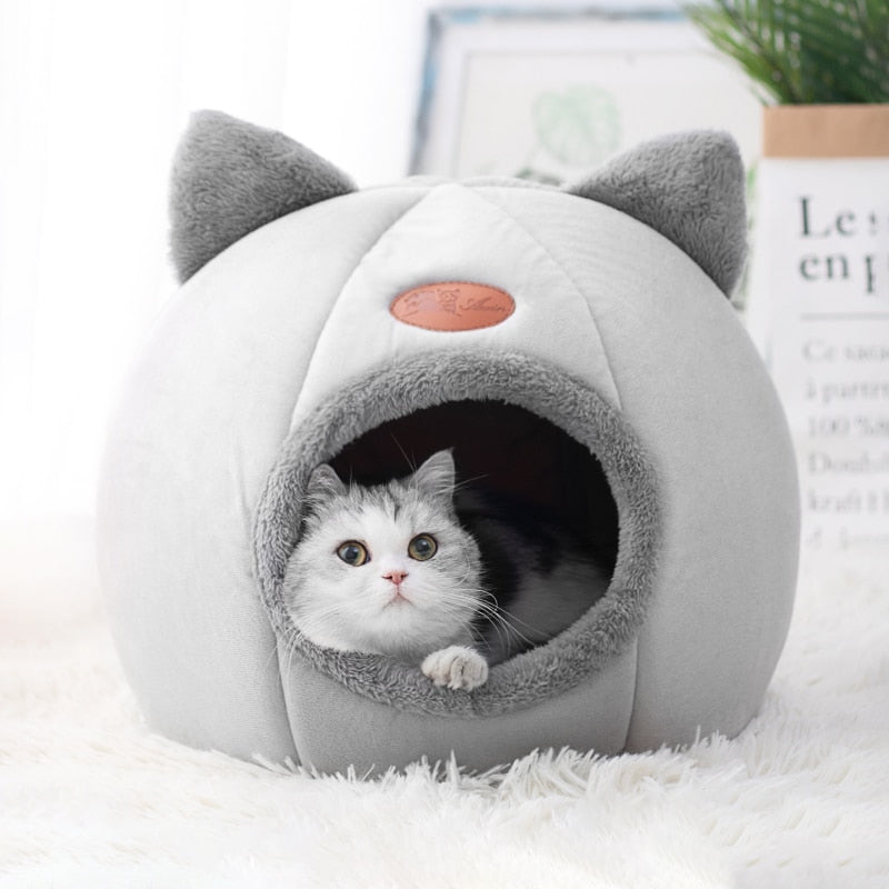 Insulated, Fully Enclosed Cat Bed - QZ Pets